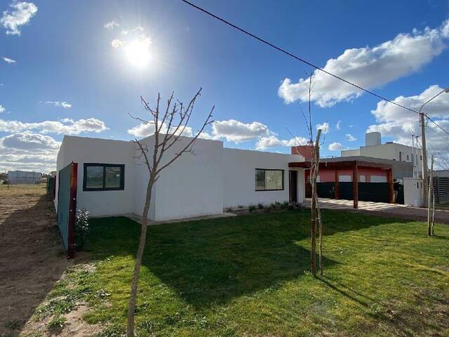 #213 - CASA para Venta en Bahia Blanca - AR-B - 3