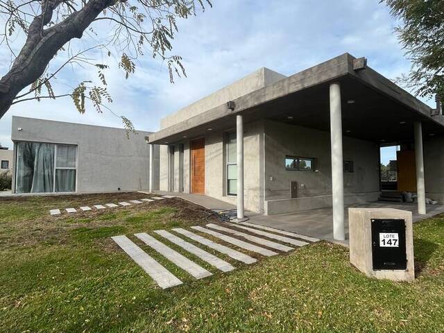 #533 - CASA para Venta en Bahia Blanca - AR-B - 1