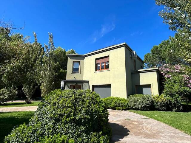 #588 - CASA para Venta en Bahia Blanca - AR-B - 1