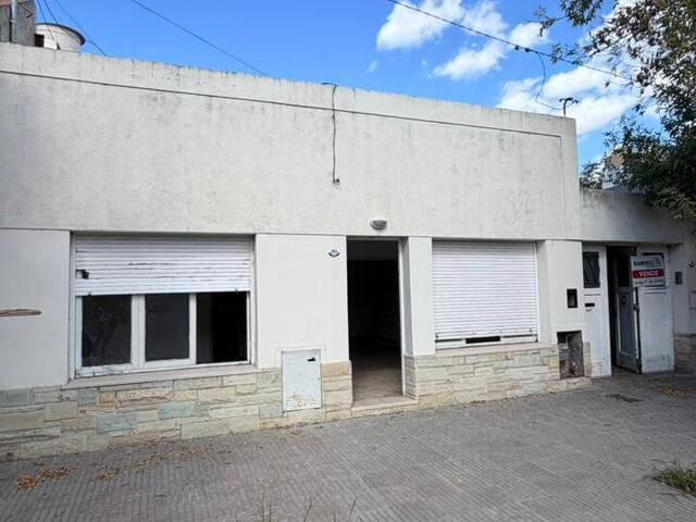 #711 - CASA para Venta en Bahia Blanca - AR-B