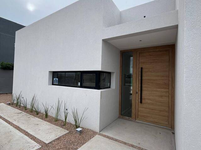 #699 - CASA para Venta en Bahia Blanca - AR-B