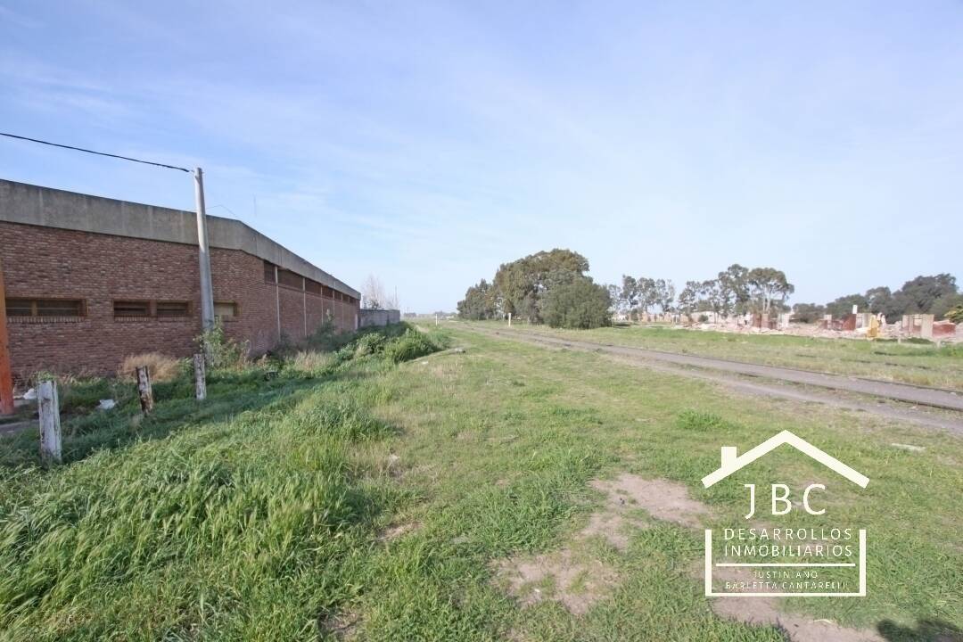 GALPONES DE MUY BUENAS CONSTRUCCIÓN ,EN VENTA-PERMUTA,CALLE EE.UU 570