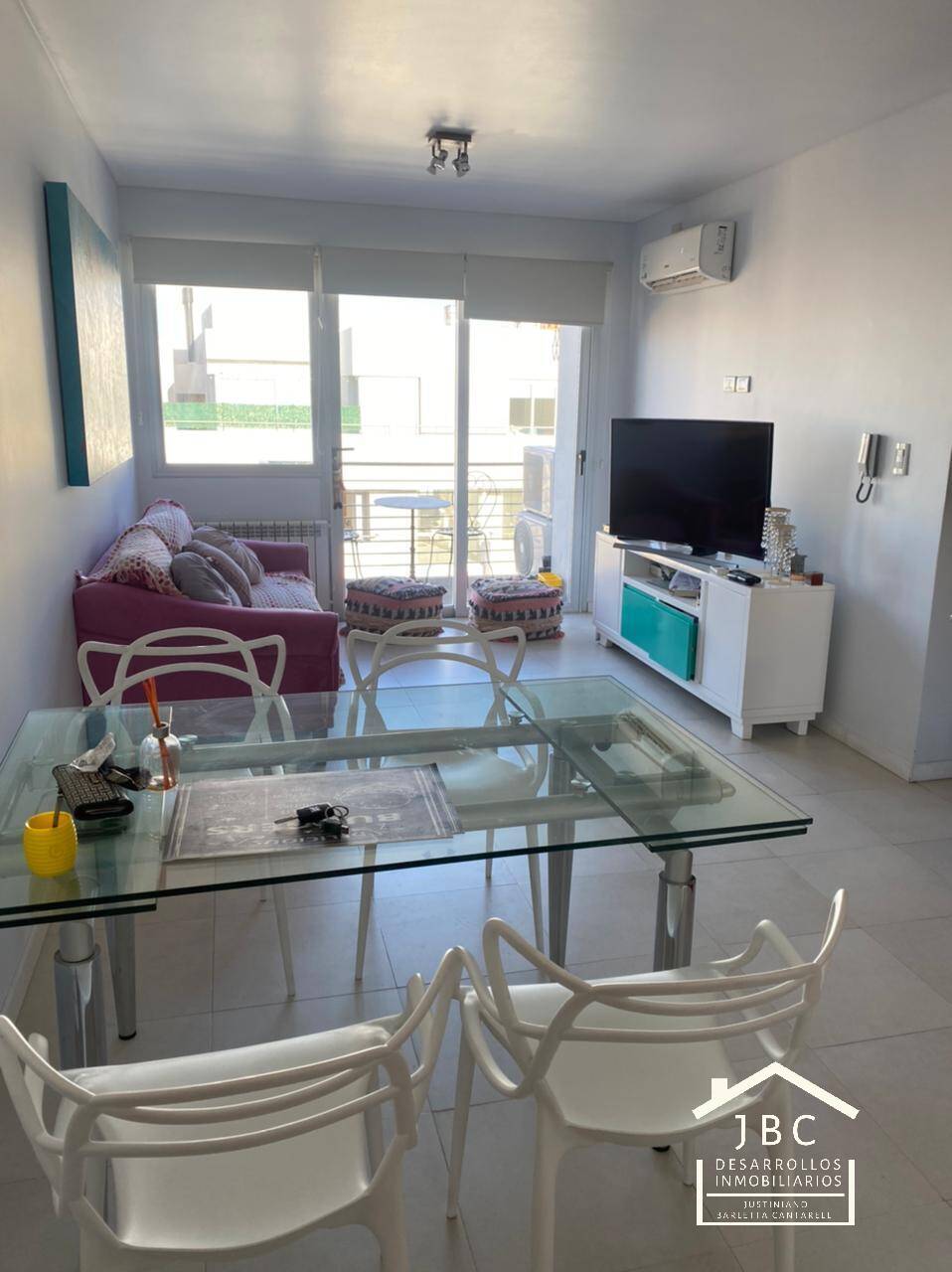 DEPARTAMENTO VENTA CON BALCÓN AL FRENTE, 1 DORMITORIO, PARAGUAY 268